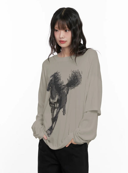 oversized-graphic-long-sleeve-tee-cn511 / Dark green