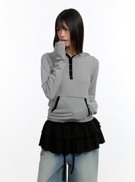 button-stripe-hoodie-top-ca508