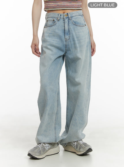 washed-denim-wide-fit-straight-jeans-ca408