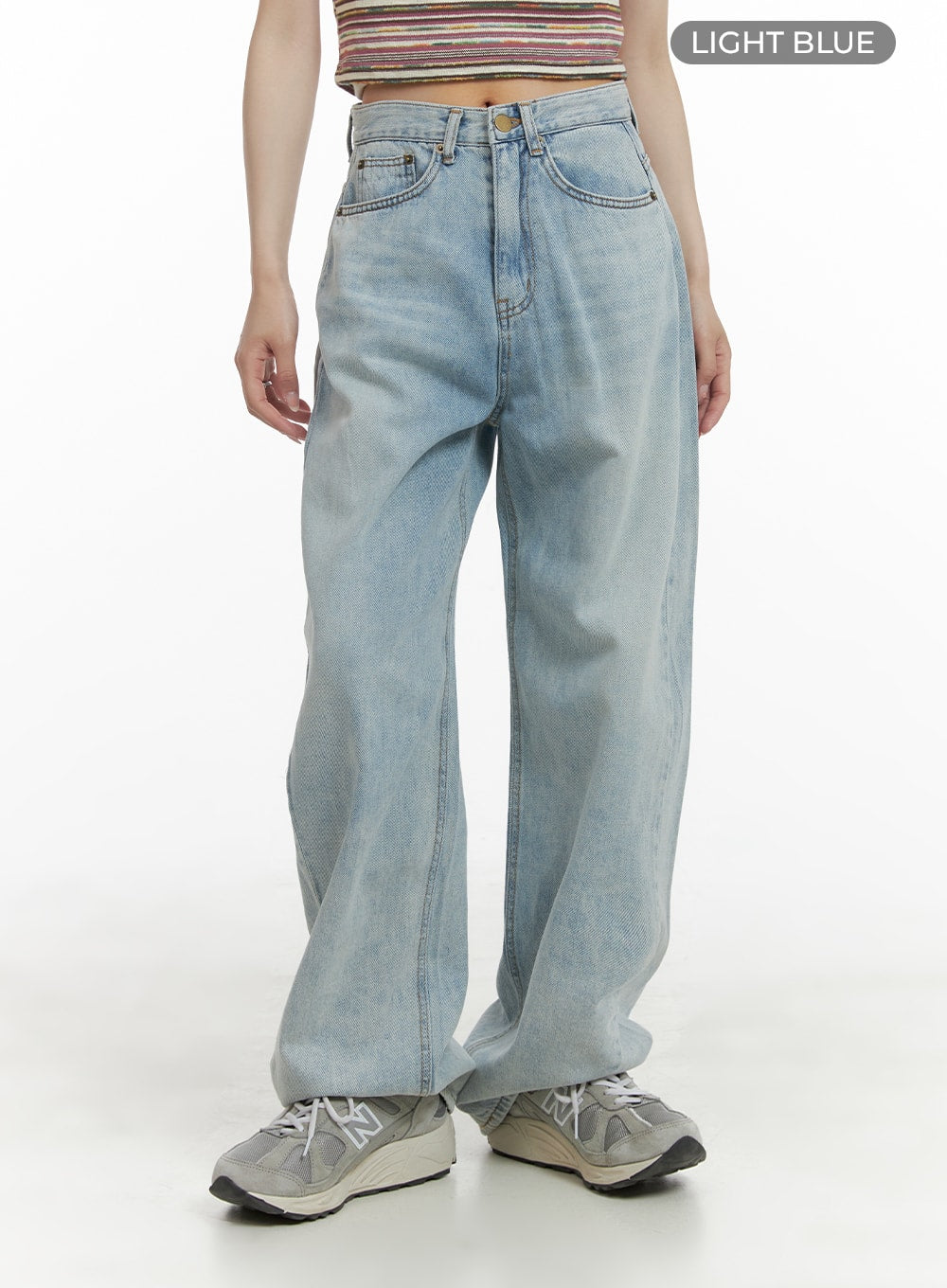 washed-denim-wide-fit-straight-jeans-ca408