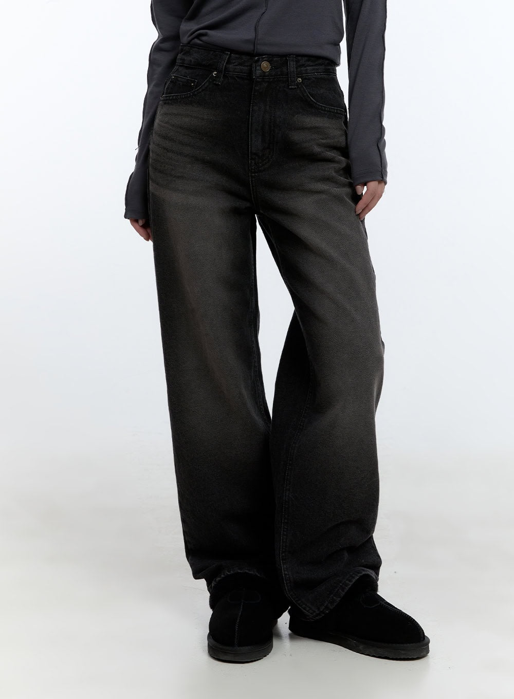 Emilia Cotton Wide Leg Jeans CD420 in black, front close-up from waist to mid-calf on model, highlighting washed denim texture, five-pocket construction, and wide-leg silhouette.