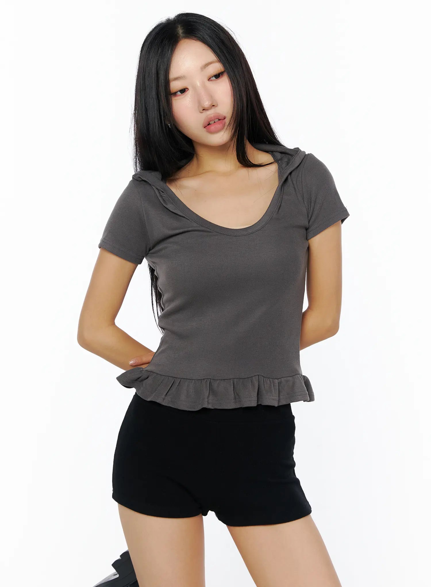 ruffle-hem-u-neck-tee-cu512