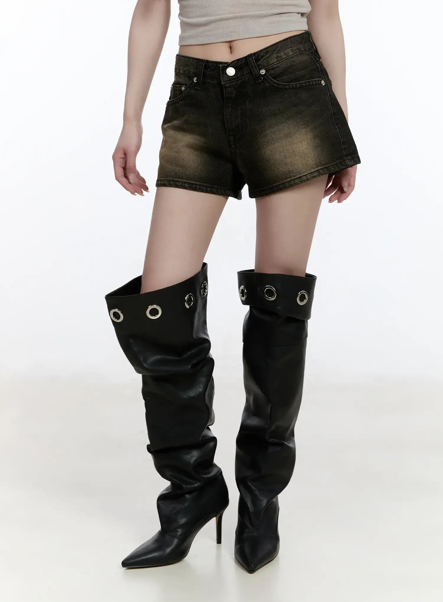 washed-denim-shorts-ca503