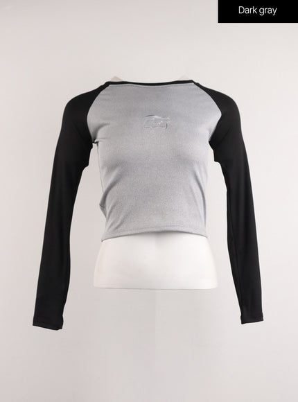 slim-fit-graphic-crop-top-cj412