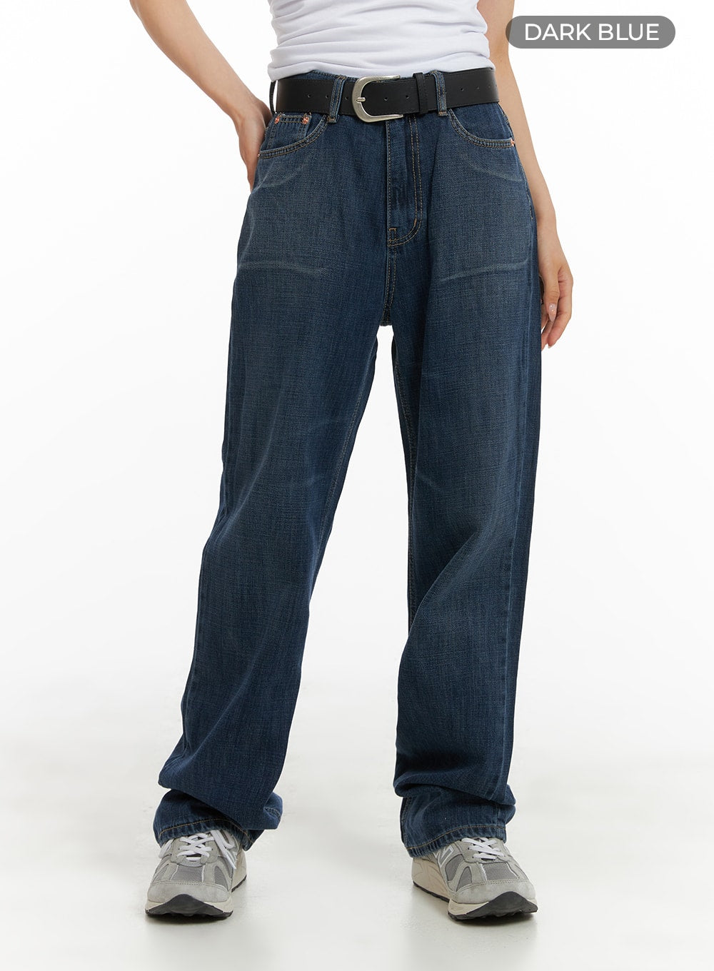 Washed Straight Jeans CA408 in dark blue, front full-length view on model, color label visible, high-waist straight-fit washed denim, black belt, paired with white tee and grey sneakers.