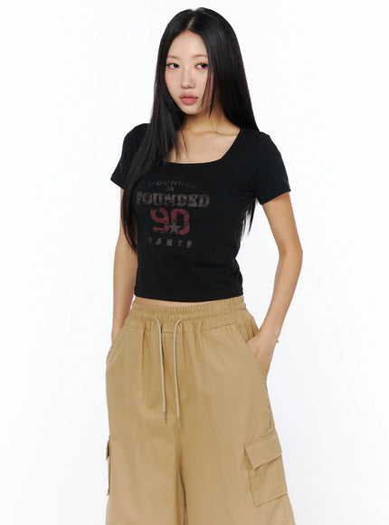 casual-graphic-crop-top-cu515