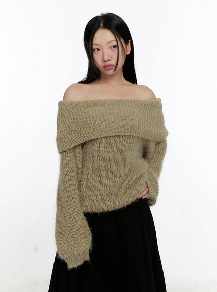 loose-fit-off-shoulder-knit-sweater-cn505