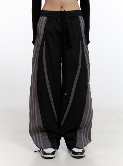 striped-loose-fit-trackpants-cn421