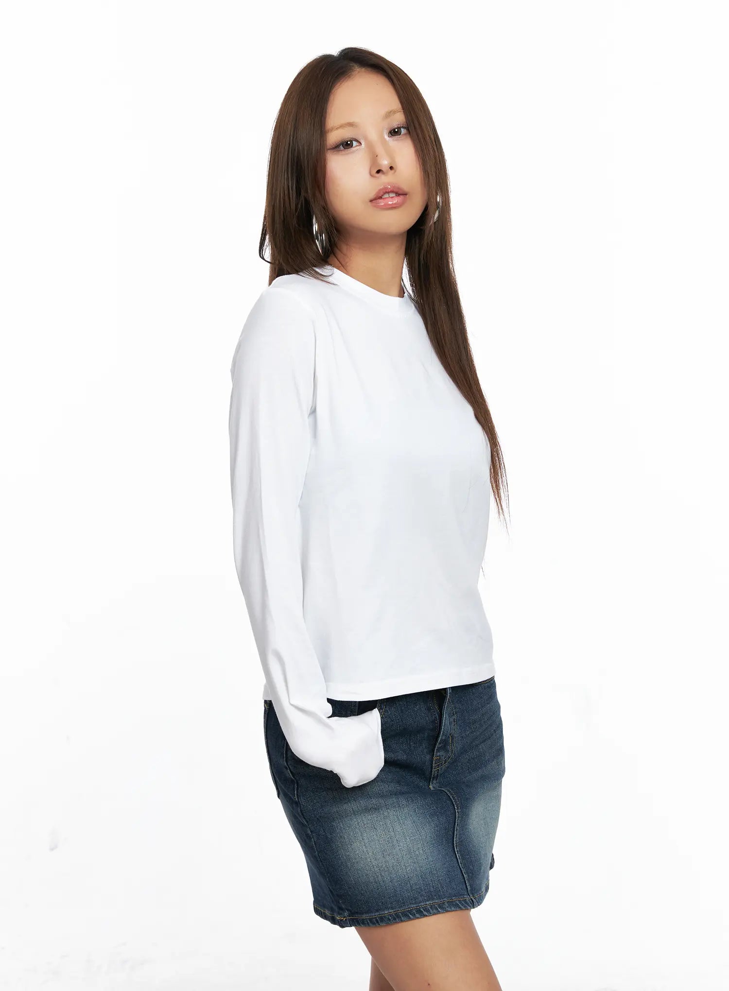 basic-round-neck-cropped-long-sleeve-top-co513