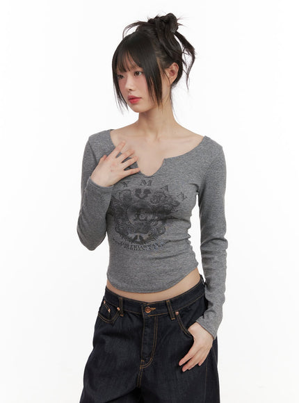 graphic-slim-fit-long-sleeve-crop-top-cj502 / Gray