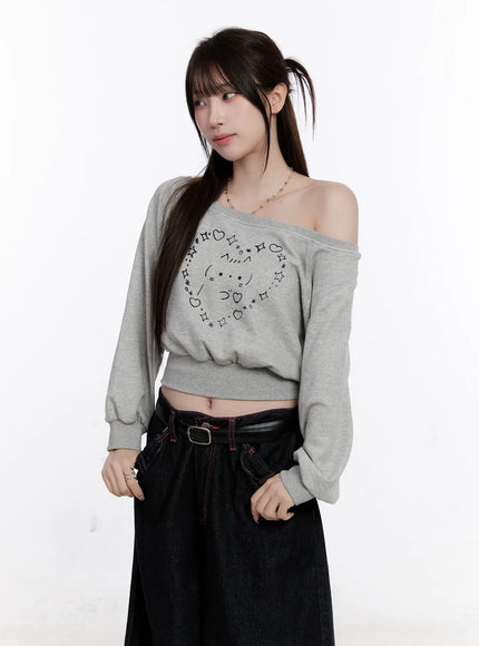 Cat Print Off-Shoulder Cropped Sweatshirt CO501 / gray