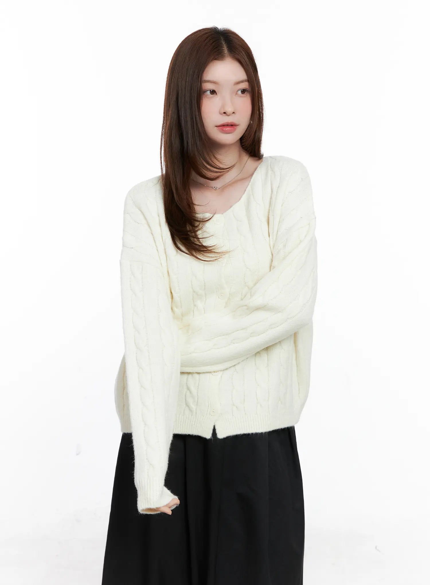loose-fit-cable-knit-cardigan-cg521 / Light beige