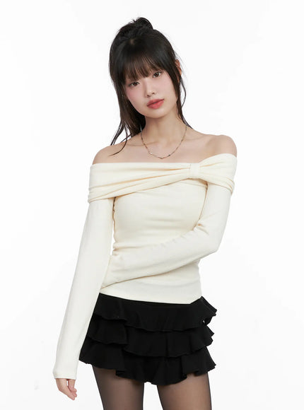 ribbed-off-shoulder-long-sleeve-top-cg518 / Light beige
