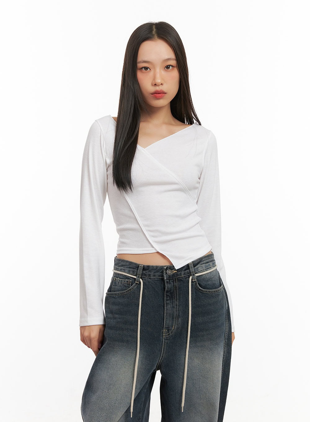 slim-silhouette-solid-crop-top-cd409 / Light beige