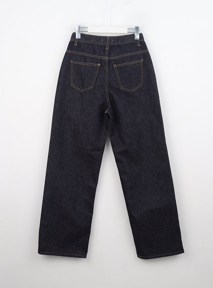 straight-leg-blue-jeans-on313