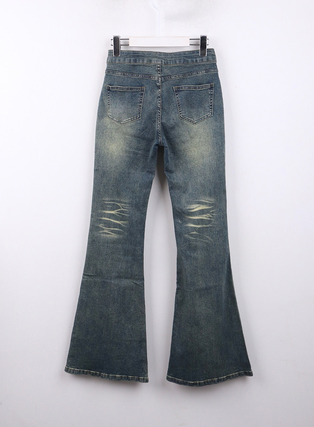 low-waist-buckle-flared-denim-jeans-cj419