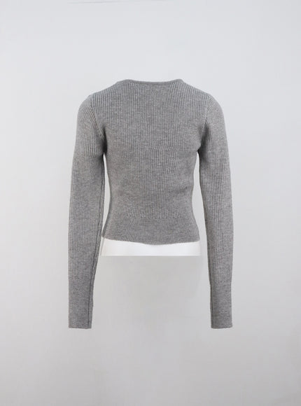 v-neck-knit-crop-sweater-on330