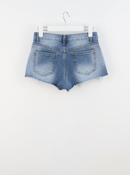 ripped-denim-shorts-cu319