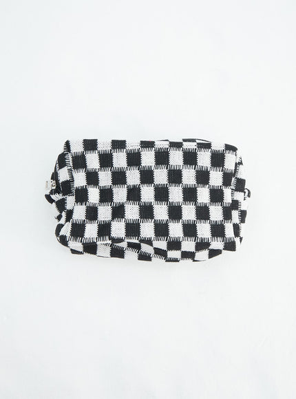 checkered-pouch-in317