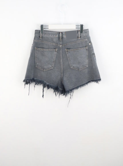 ripped-hem-wide-denim-shorts-cl312