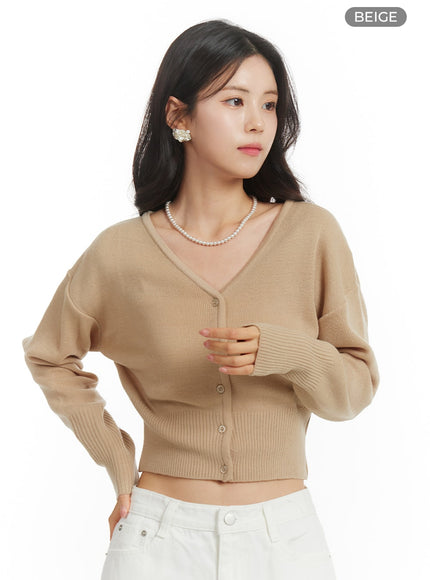 buttoned-v-neck-crop-cardigan-om405 / Beige