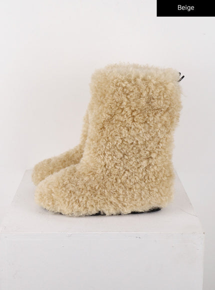 basic-faux-fur-middle-boots-cd322 / Beige