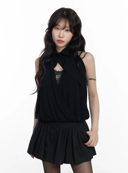 chic-drape-collar-sleeveless-top-cj526 / Black