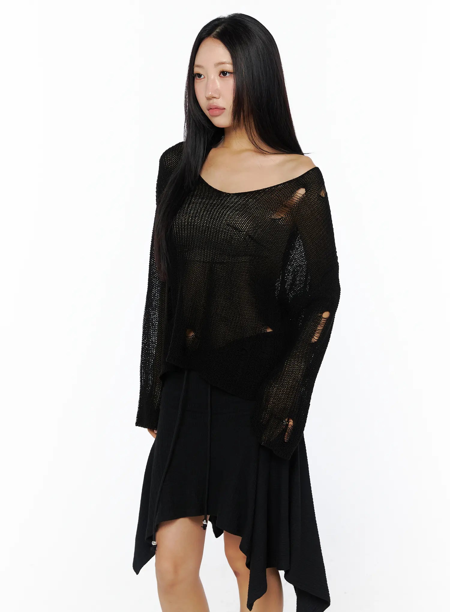 sheer-distressed-knit-sweater-cu512 / Black