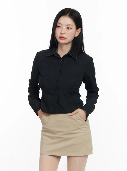 shirred-back-buckle-crop-long-sleeve-blouse-cj520 / Black