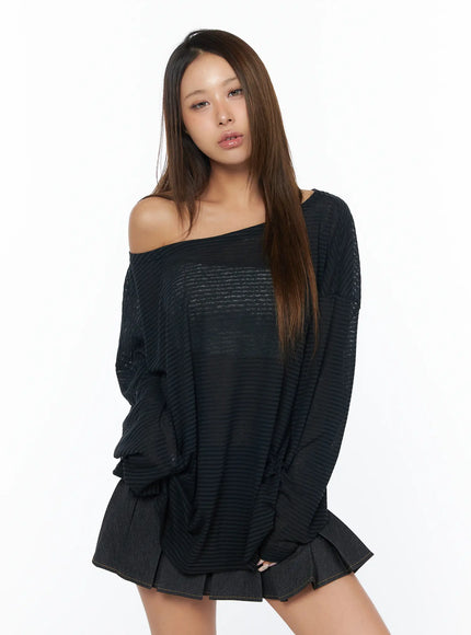 loose-fit-striped-off-shoulder-long-sleeve-tee-ca517 / Black
