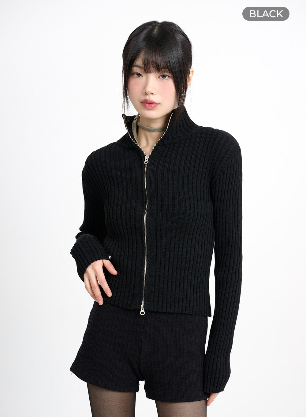 wool-blend-knit-zipper-long-sleeve-collared-top-cm415 / Black