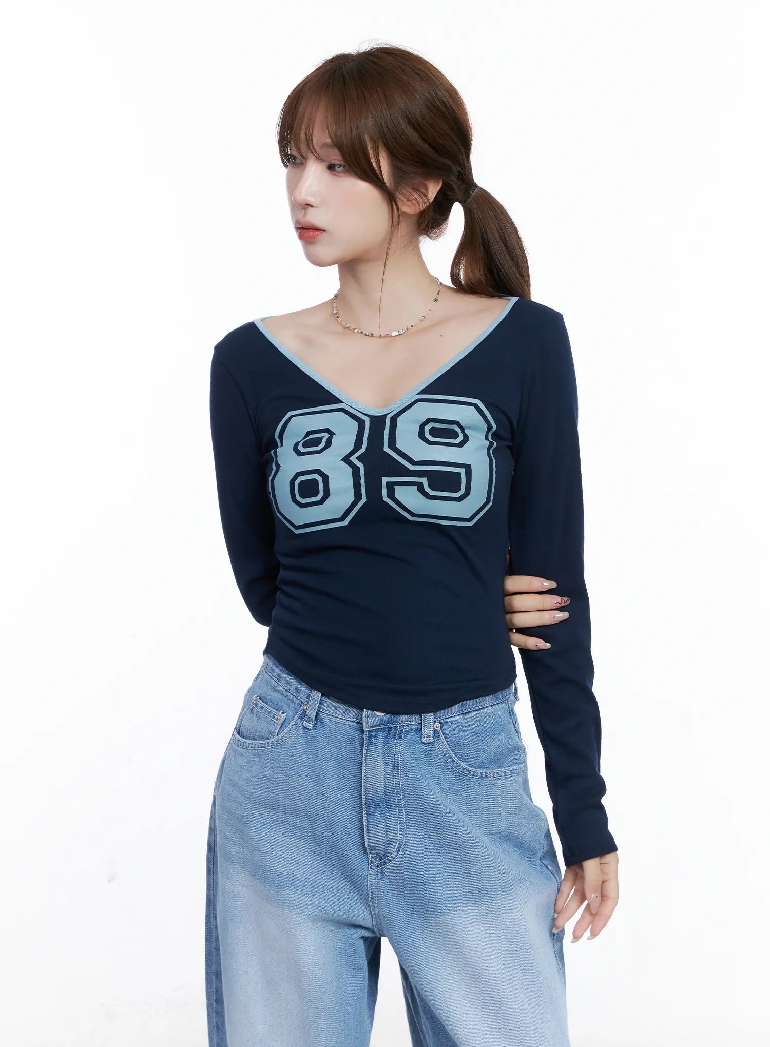 v-neck-number-89-long-sleeve-tee-cg529 / Dark blue