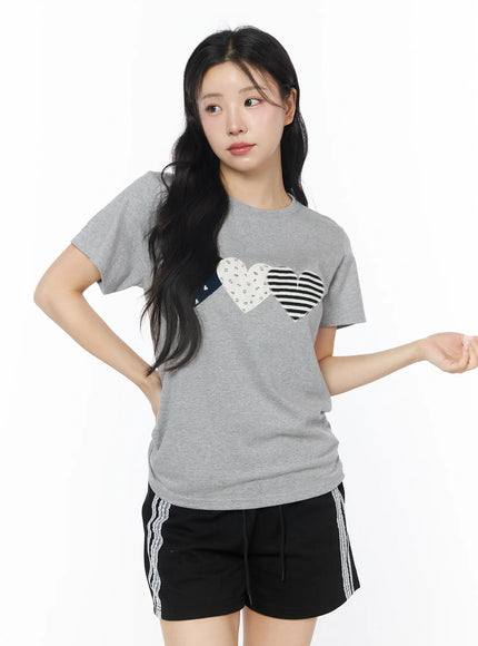 pattern-hearts-graphic-crop-tee-cd805 / Gray