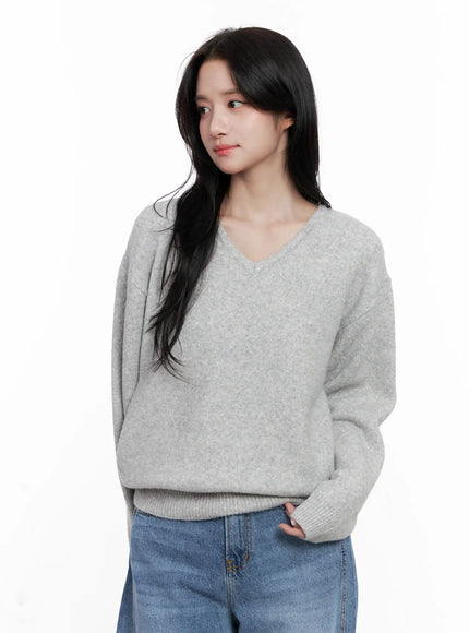 cozy-v-neck-knit-sweater-co522 / Gray