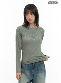 raglan-graphic-buttoned-long-sleeve-top-cg427 / Green