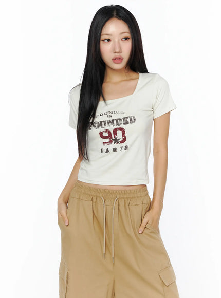 casual-graphic-crop-top-cu515 / Light beige