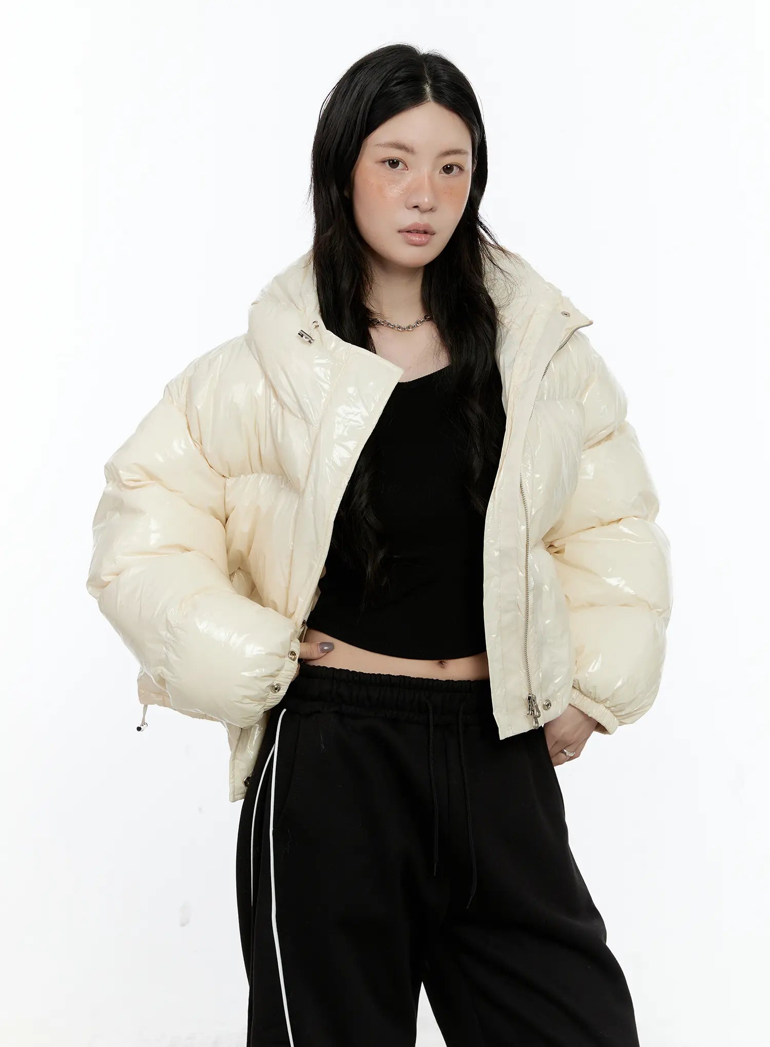 shiny-hooded-puffer-jacket-cn517 / Light beige