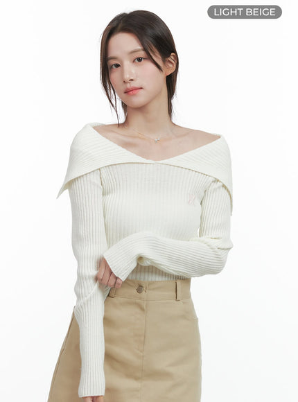 solid-off-shoulder-knit-top-og409 / Light beige