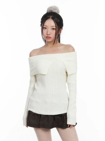 cozy-ribbed-relaxed-neck-knit-top-cd530 / Light beige