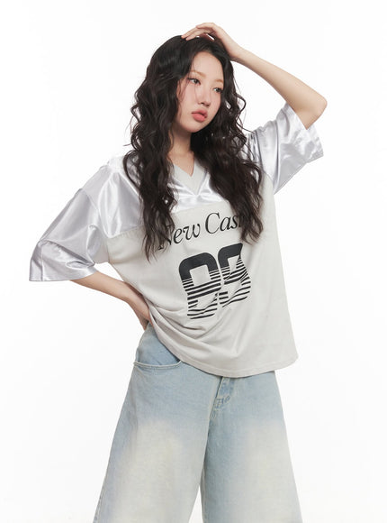 graphic-v-neck-oversized-tee-ca518 / Silver