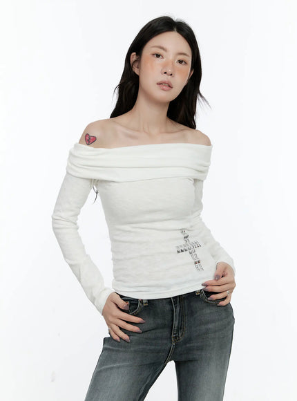 off-shoulder-studded-cross-top-cn517 / White