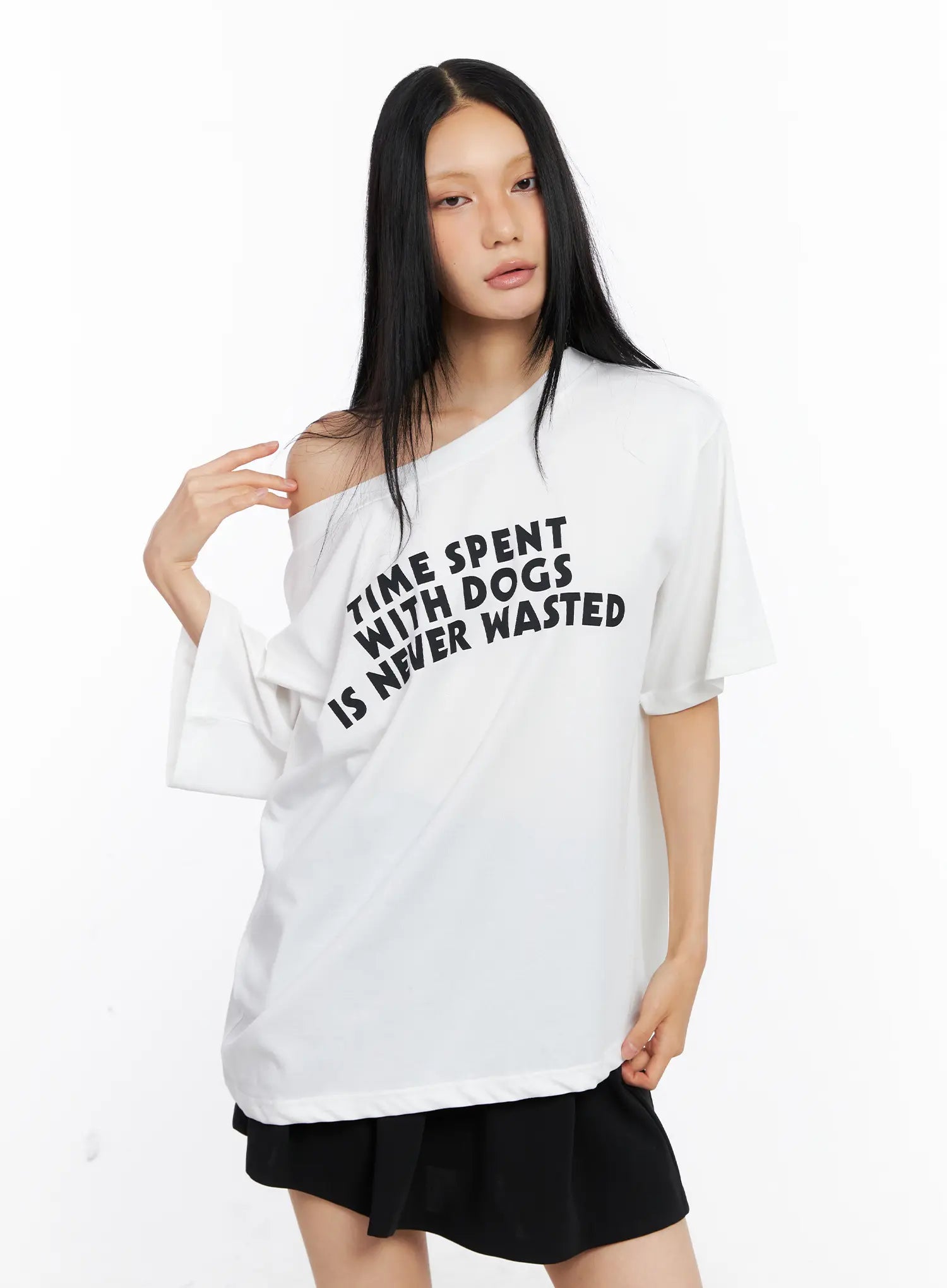 off-shoulder-relaxed-fit-graphic-tee-cl530 / White