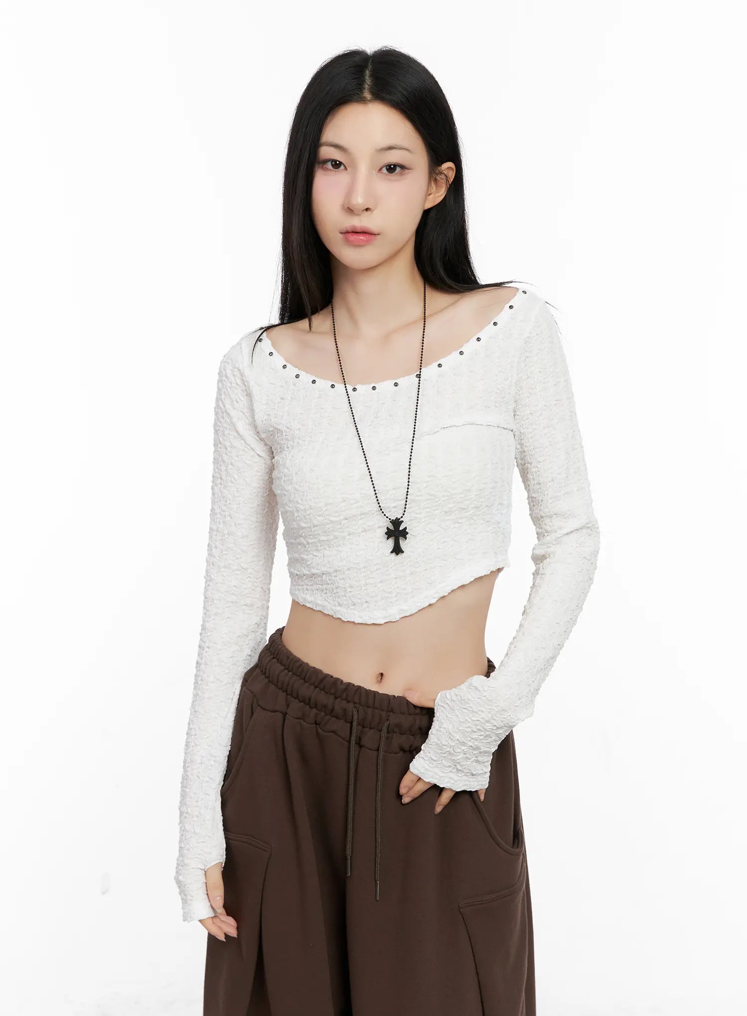cropped-eyelet-long-sleeve-top-cg525 / White