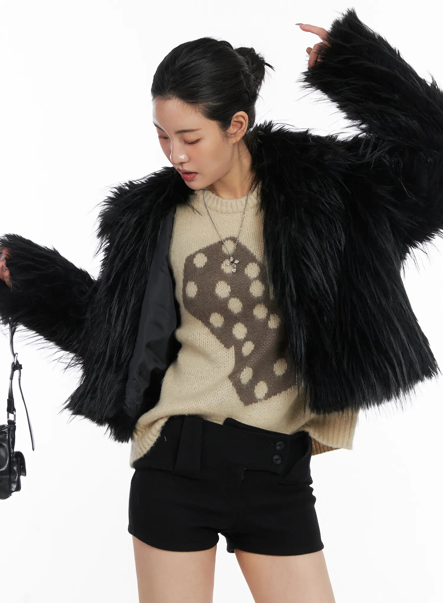 chic-faux-fur-cropped-jacket-cd509 / Black