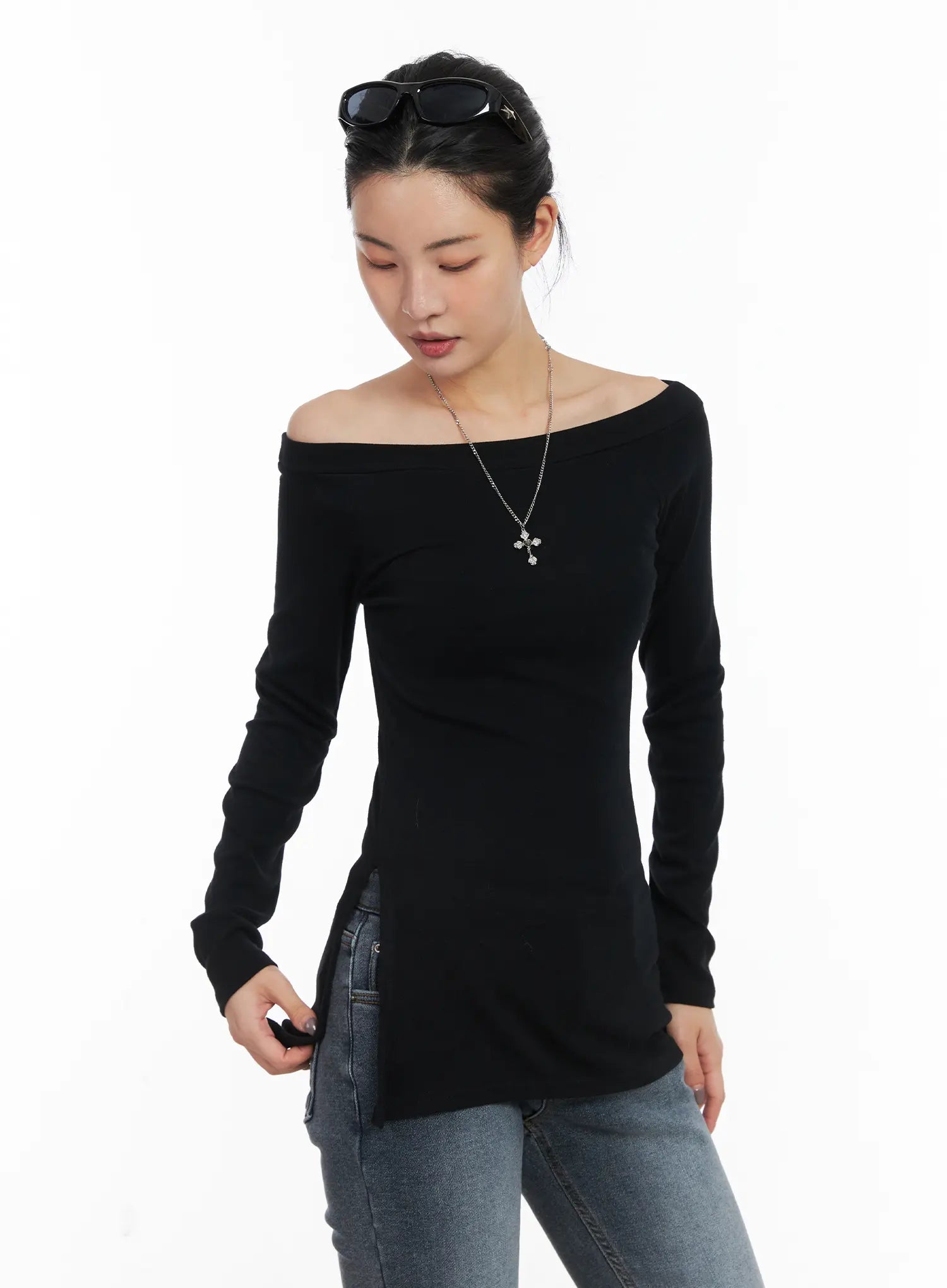 off-shoulder-slit-long-sleeve-top-cd509 / Black