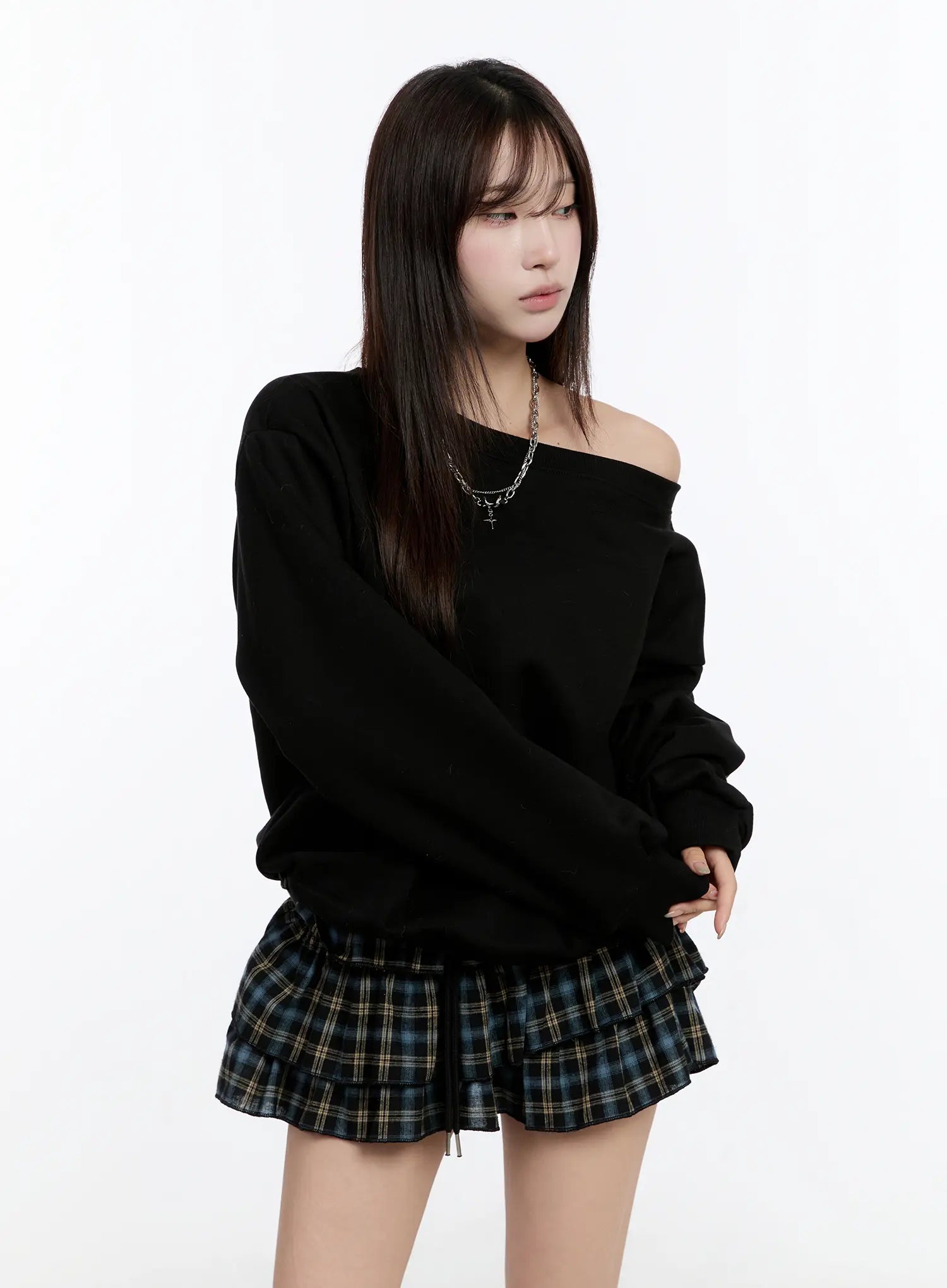 casual-off-shoulder-sweatshirt-cn524 / Black
