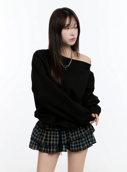 casual-off-shoulder-sweatshirt-cn524 / Black