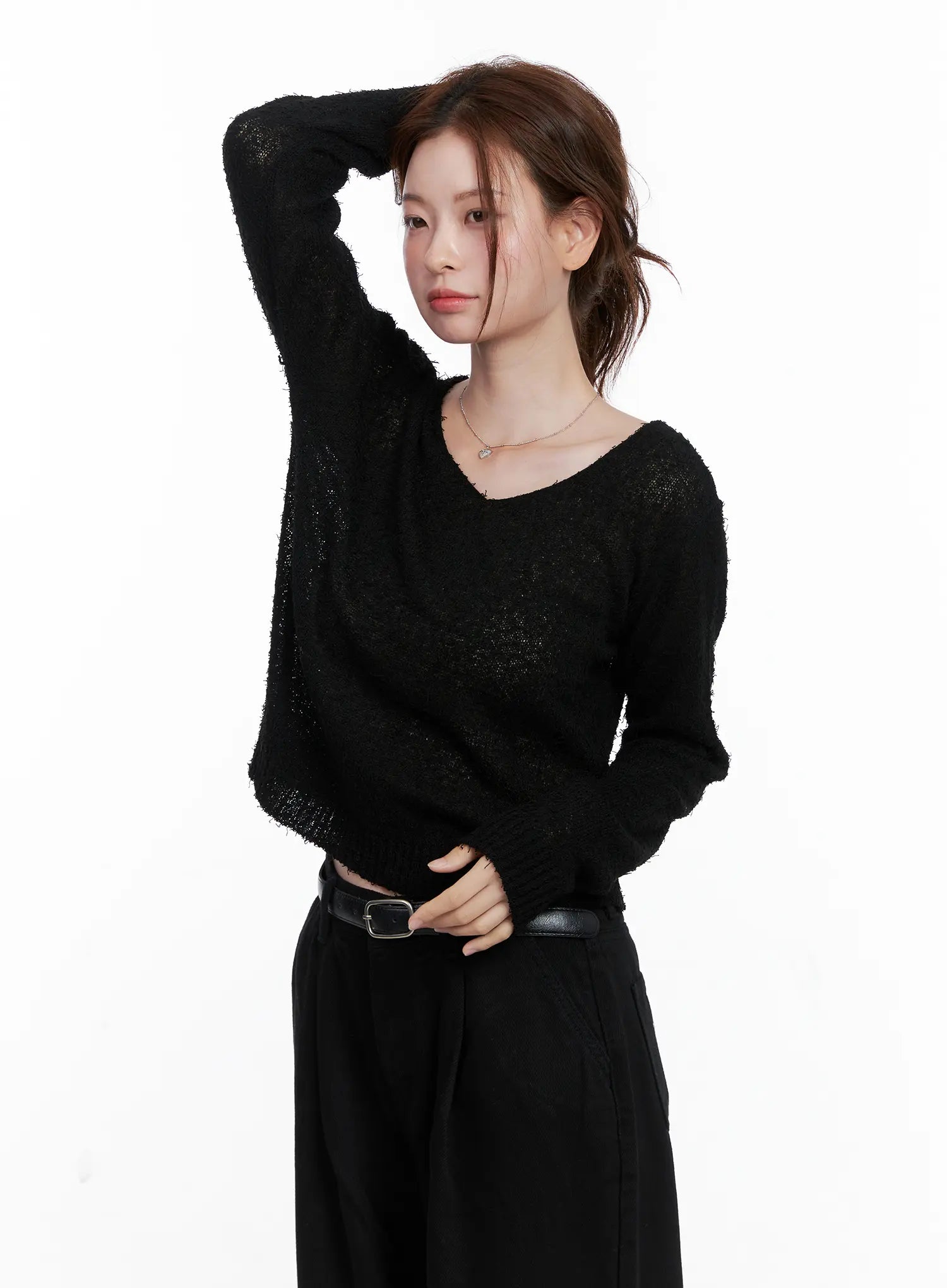 loose-fit-v-neck-knit-sweater-cg521 / Black