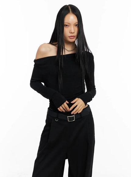 off-shoulder-shirred-knit-top-co529 / Black
