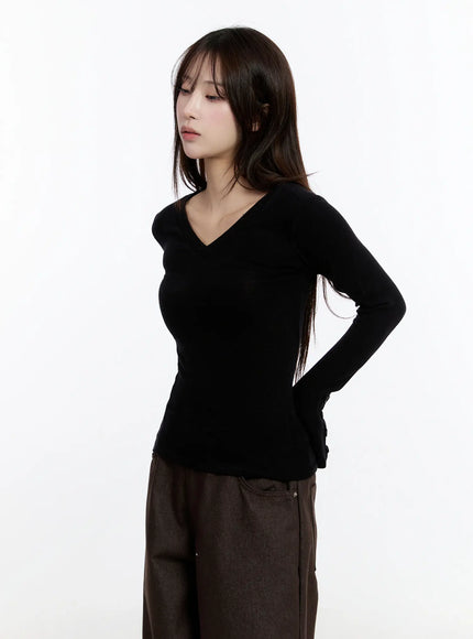 slim-fit-v-neck-long-sleeve-top-cn524 / Black